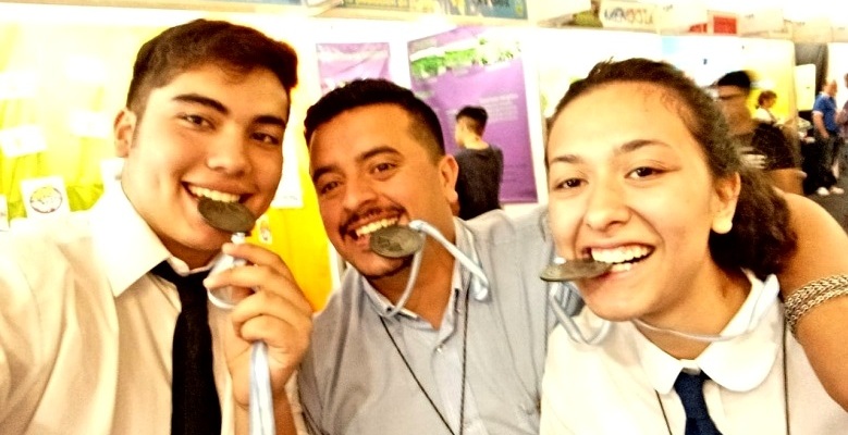 Raúl Torres, Esteban Guzmán y Micaela Magneti obtuvieron una mención especial en Feria de Ciencias.