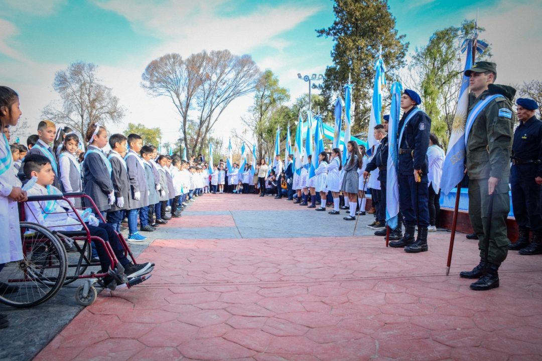 Acto multitudinario por el Día de la Bandera – Municipalidad de Tunuyan
