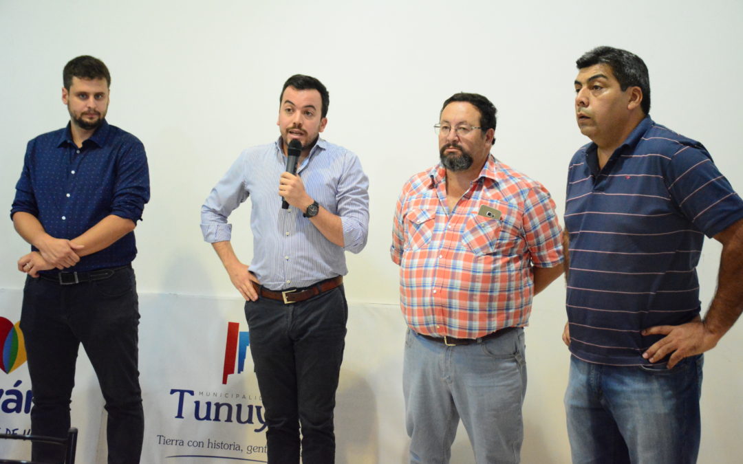Jubilados, pensionados y beneficiarios de AUH se informaron sobre los nuevos planes del ANSES