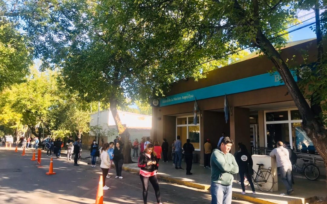 Fuerte operativo sanitario en la apertura de bancos en Tunuyán