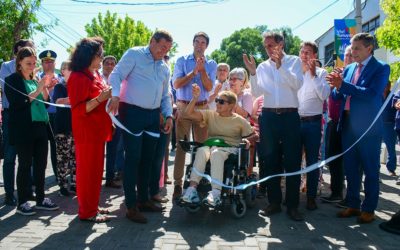 Con la visita nacional de Katopodis Martín Aveiro inauguró la remodelación de la Calle Chile