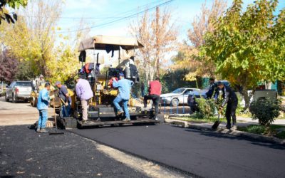 Vecinos de barrio Las Vertientes de Colonia Las Rosas disfrutan del asfalto gracias al trabajo del municipio