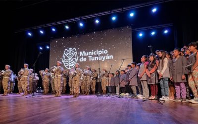«Melodías Patrias y Populares» cautiva a cientos de alumnos