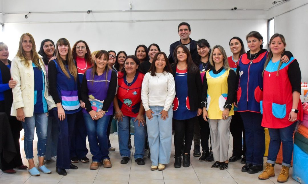 Compromiso con la primera infancia: Tunuyán entregó materiales a los 13 jardines maternales municipales